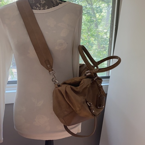 Marc by Marc Jacobs Dr Q Groovee Pleated Satchel - Picture 14 of 15